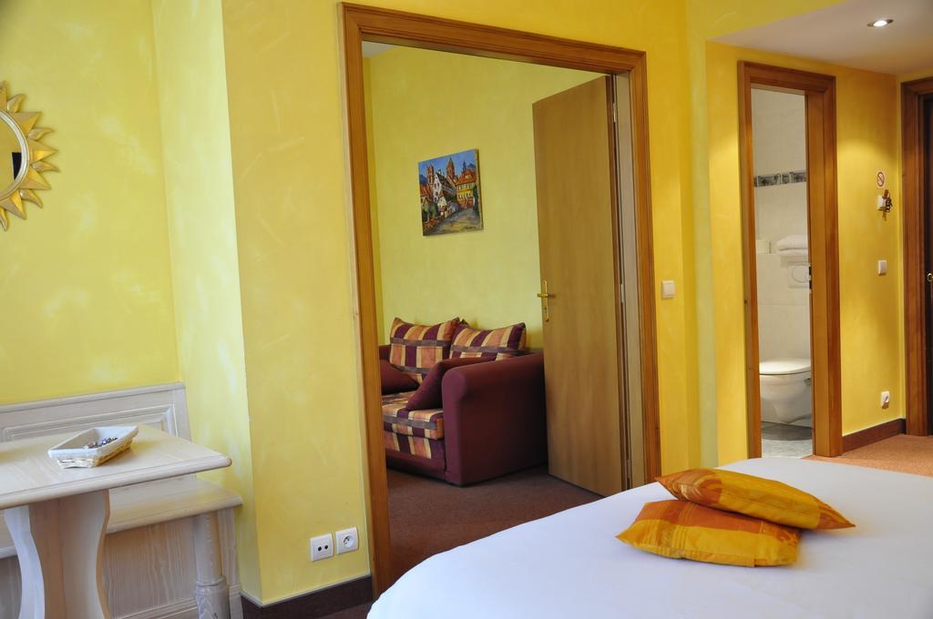Hotel Du Herrenstein Neuwiller-lès-Saverne Стая снимка